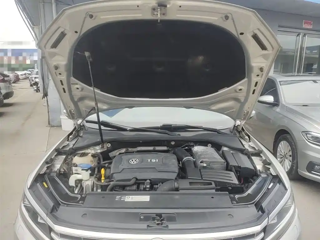 Volkswagen Passat 2016 330TSI DSG Executive Edition фото 20