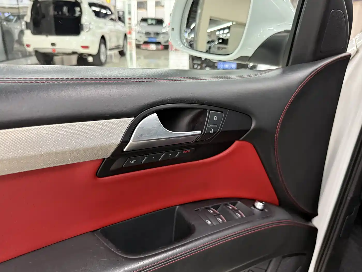 Audi Q7 2012 3.0 TFSI Comfort (200kW) фото 24