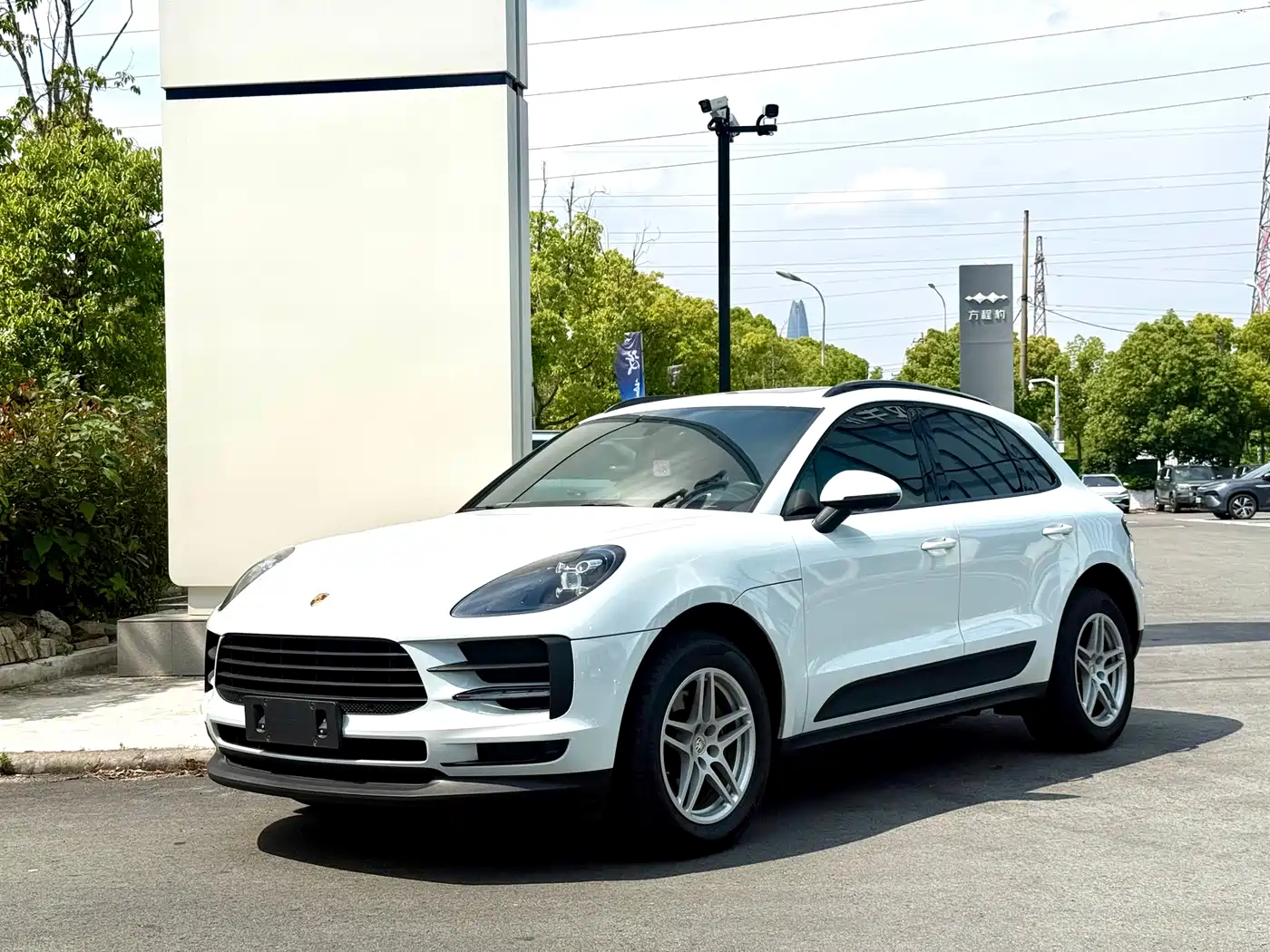 Фото 1 - Porsche Macan