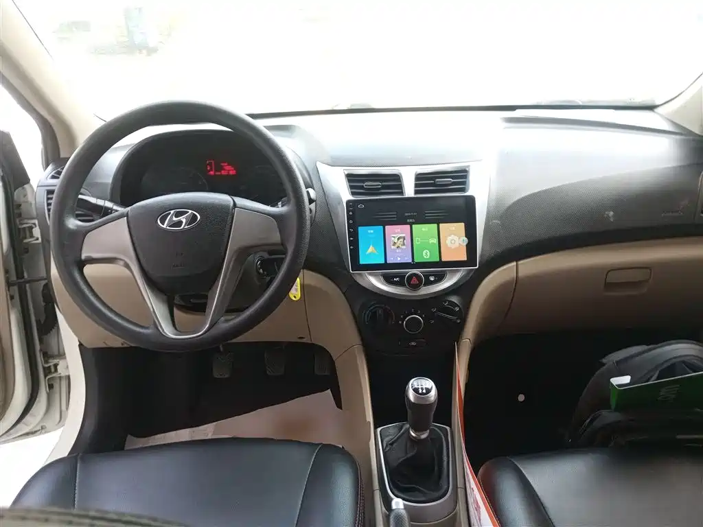 Hyundai Verna 2014 1.4L Manual Smart GLS фото 10