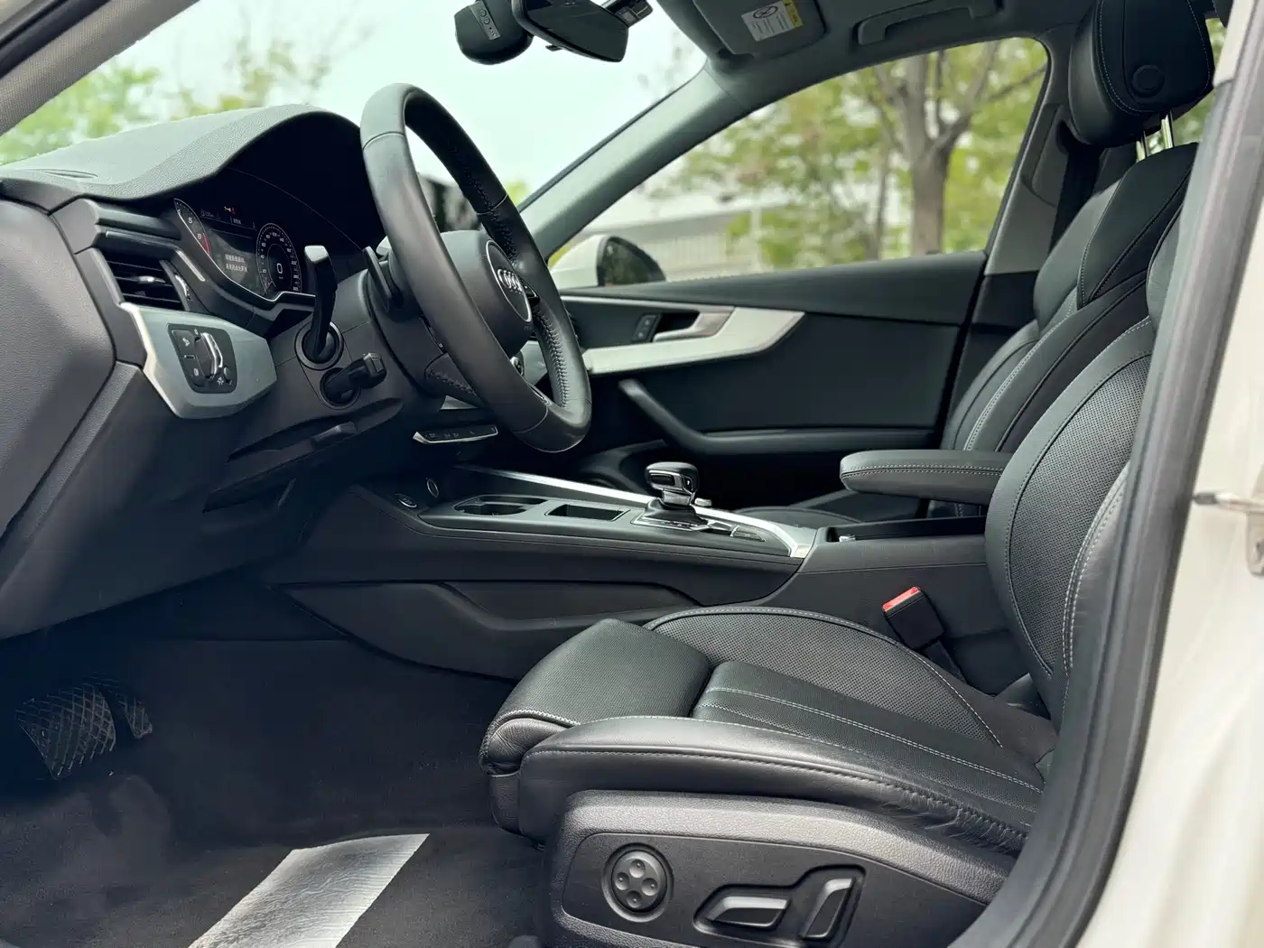 Audi A4L 2020 40 TFSI Fashion Dynamic Edition фото 5