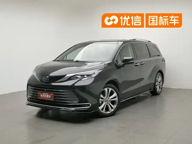 Toyota Sienna 2023 2.5L Hybrid Premium Edition — фото 1