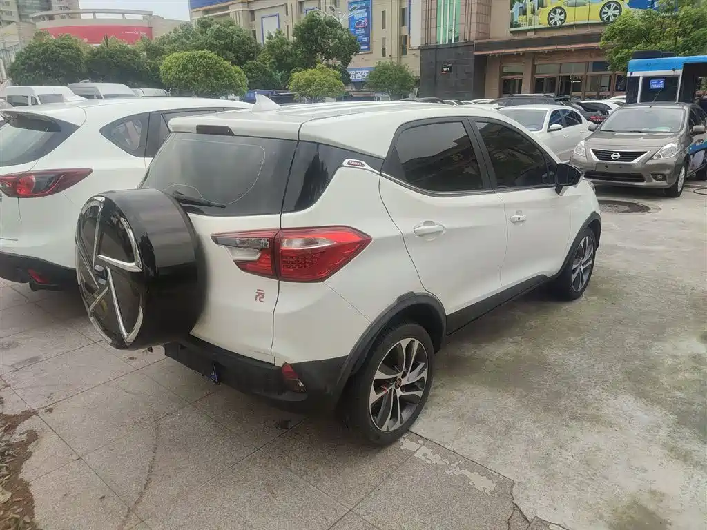 BYD Yuan 2016 1.5L Automatic Luxury фото 7