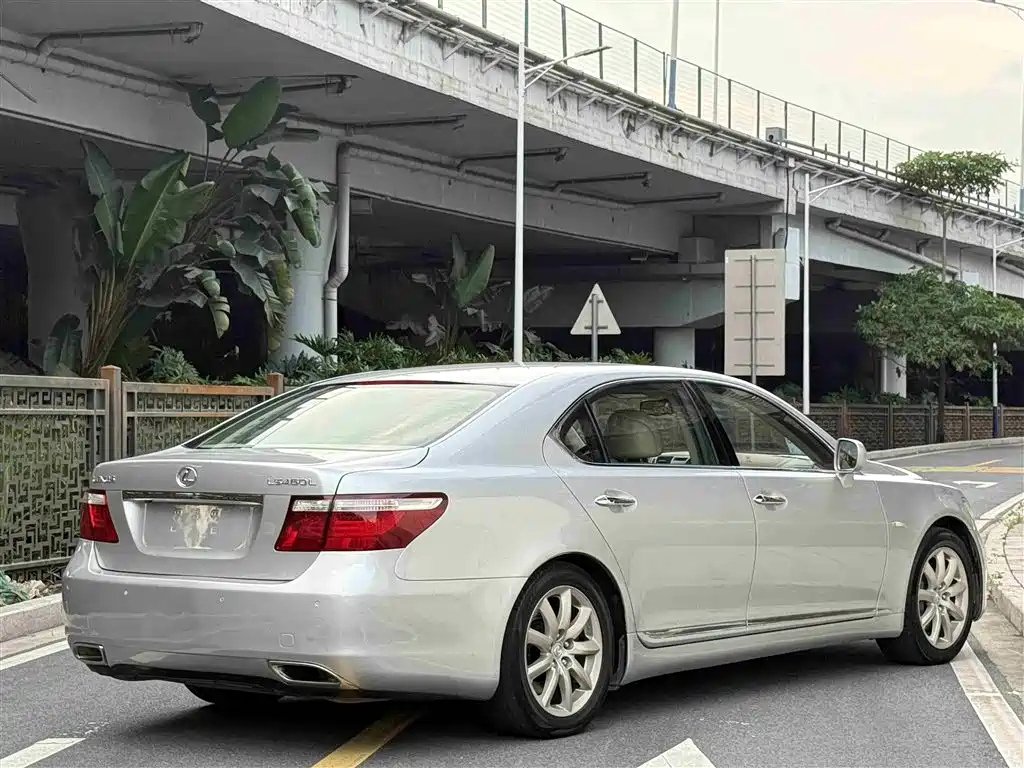 Lexus LS 2006 Model 460 фото 27