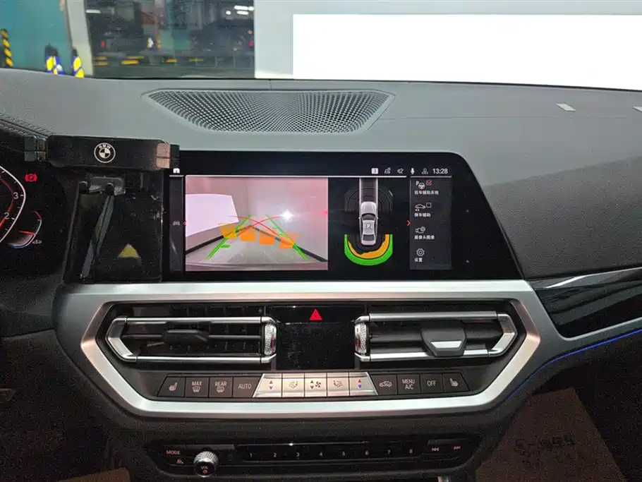 BMW 3 Series 2020 325Li Launch Edition фото 13