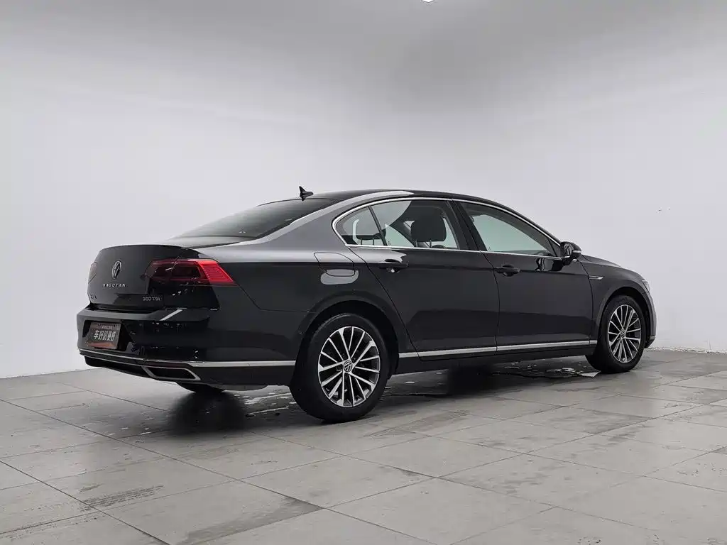 Фото 2 - Volkswagen Magotan