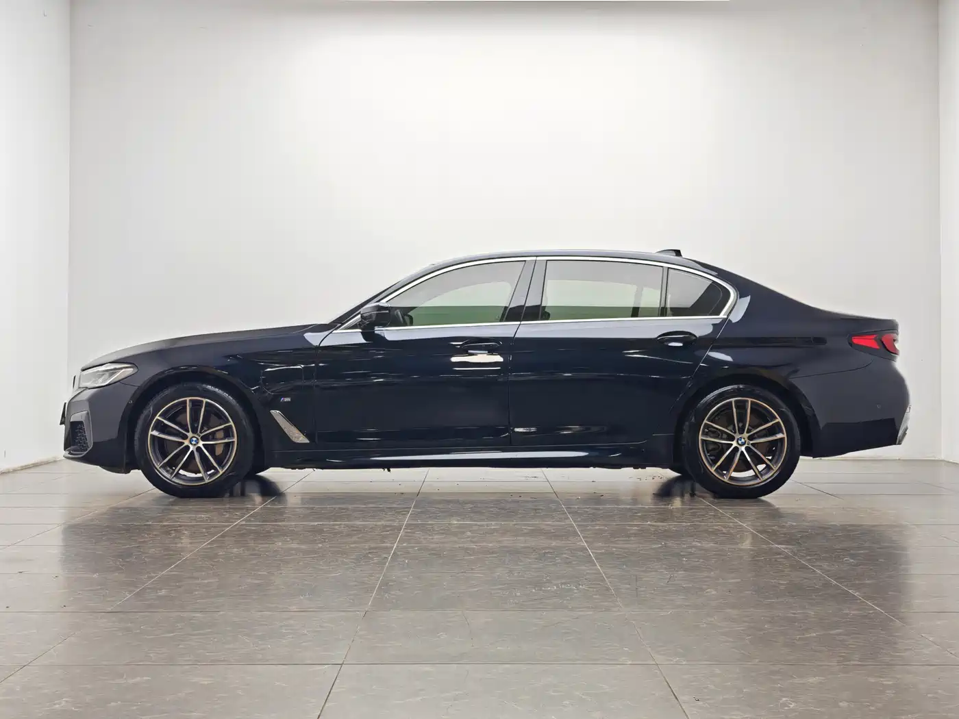BMW 5 SERIES NEW ENERGY