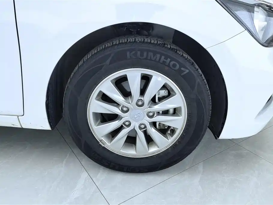 Hyundai Elantra 2020 1.6L Auto GL Pleasing Edition фото 6