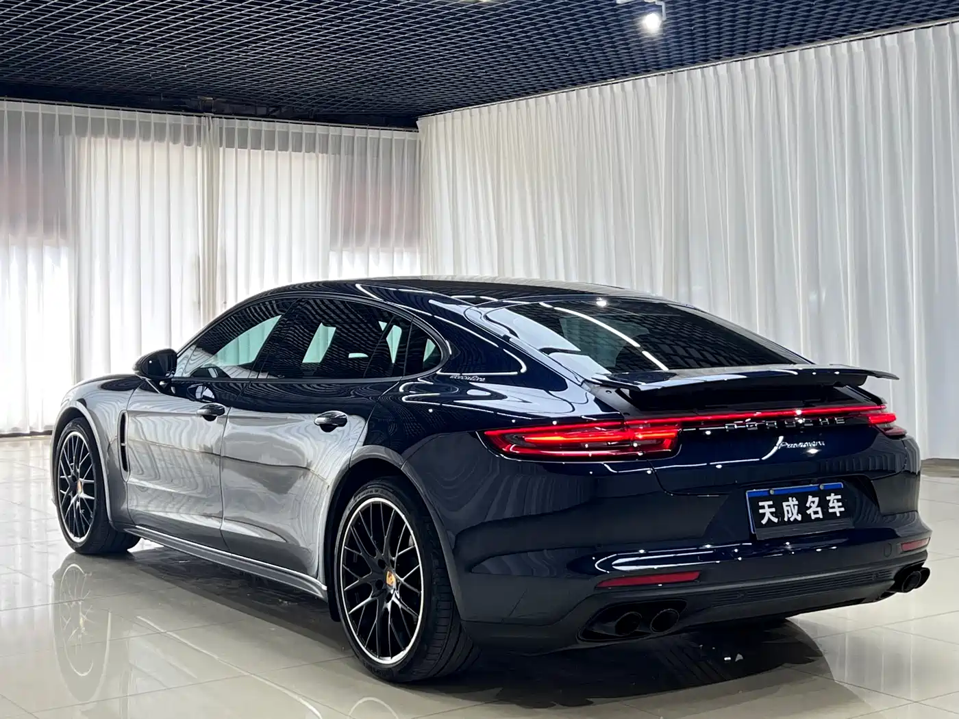Porsche Panamera 2017 Panamera Executive Long Wheelbase 3.0T фото 6
