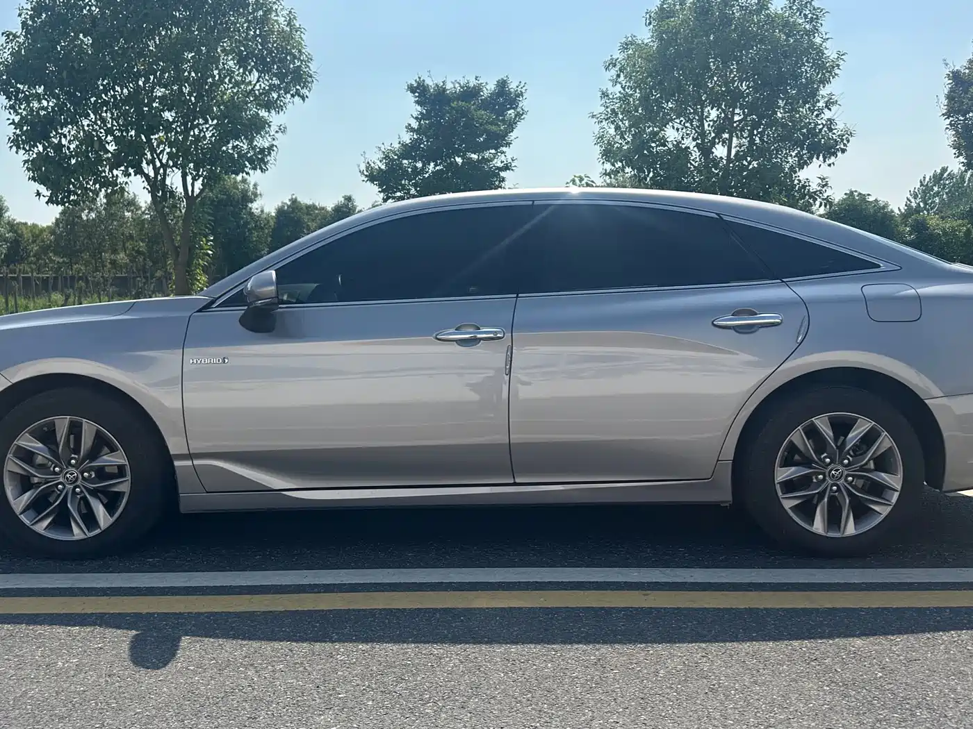 Toyota Avalon 2019 Hybrid 2.5L Luxury Edition China V фото 4