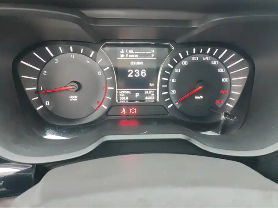 GAC Trumpchi Trumpchi GS4 2017 200T G-DCT 2WD Elite фото 14
