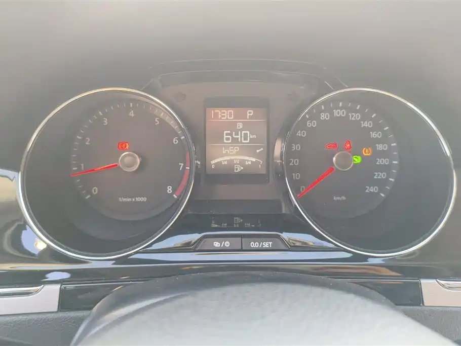 Volkswagen Bora 2014 1.6L Automatic Comfort Edition фото 14