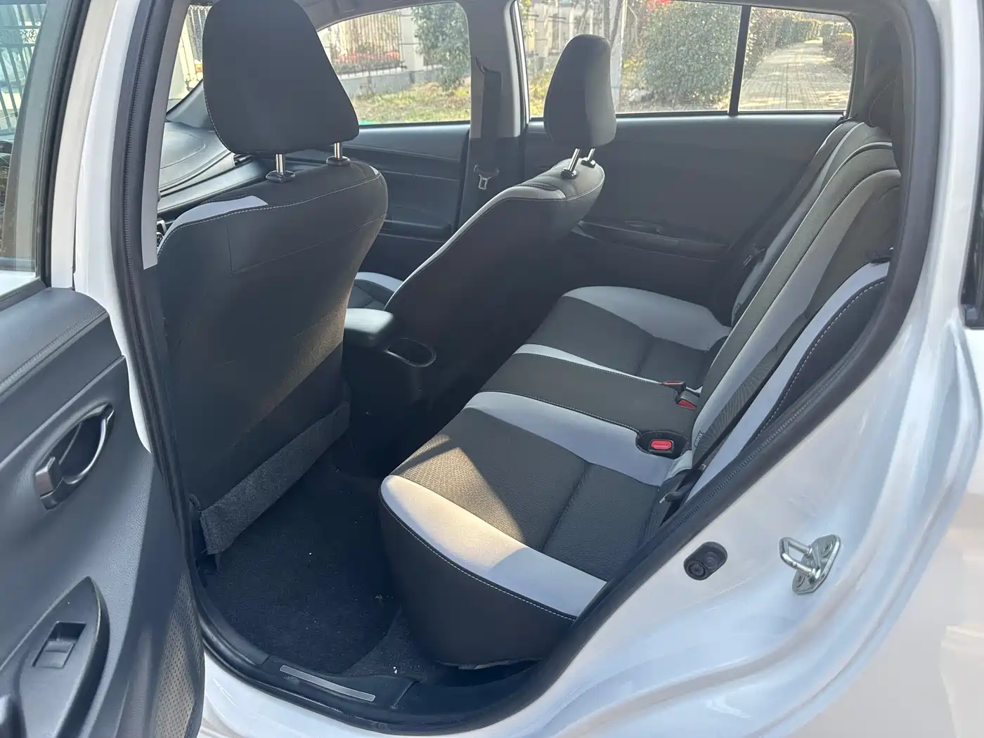Toyota YARiS L Zhi Xuan 2022 1.5L CVT Leading PLUS Edition фото 8