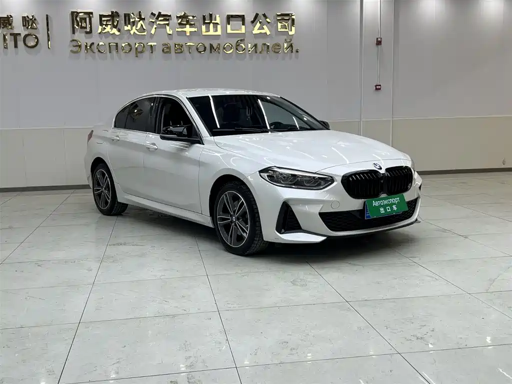 BMW 1 Series 2021 120i M Sport фото 3
