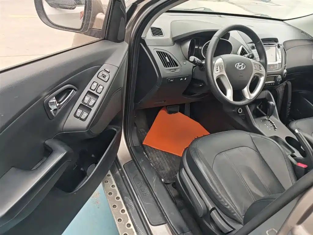 Hyundai Beijing Hyundai ix35 2015 2.0L Automatic 2WD Smart Type China IV фото 16
