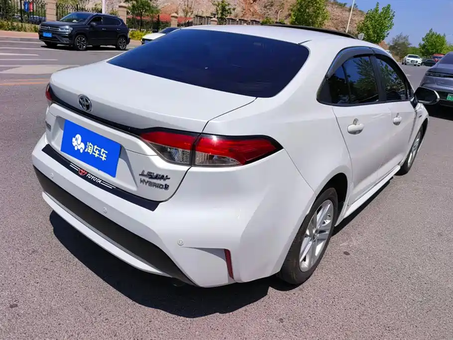 Toyota Levin 2019 Hybrid 1.8H E-CVT Luxury Edition China VI фото 3