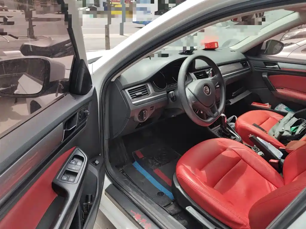Volkswagen Bora 2018 1.5L Automatic Fashion фото 14