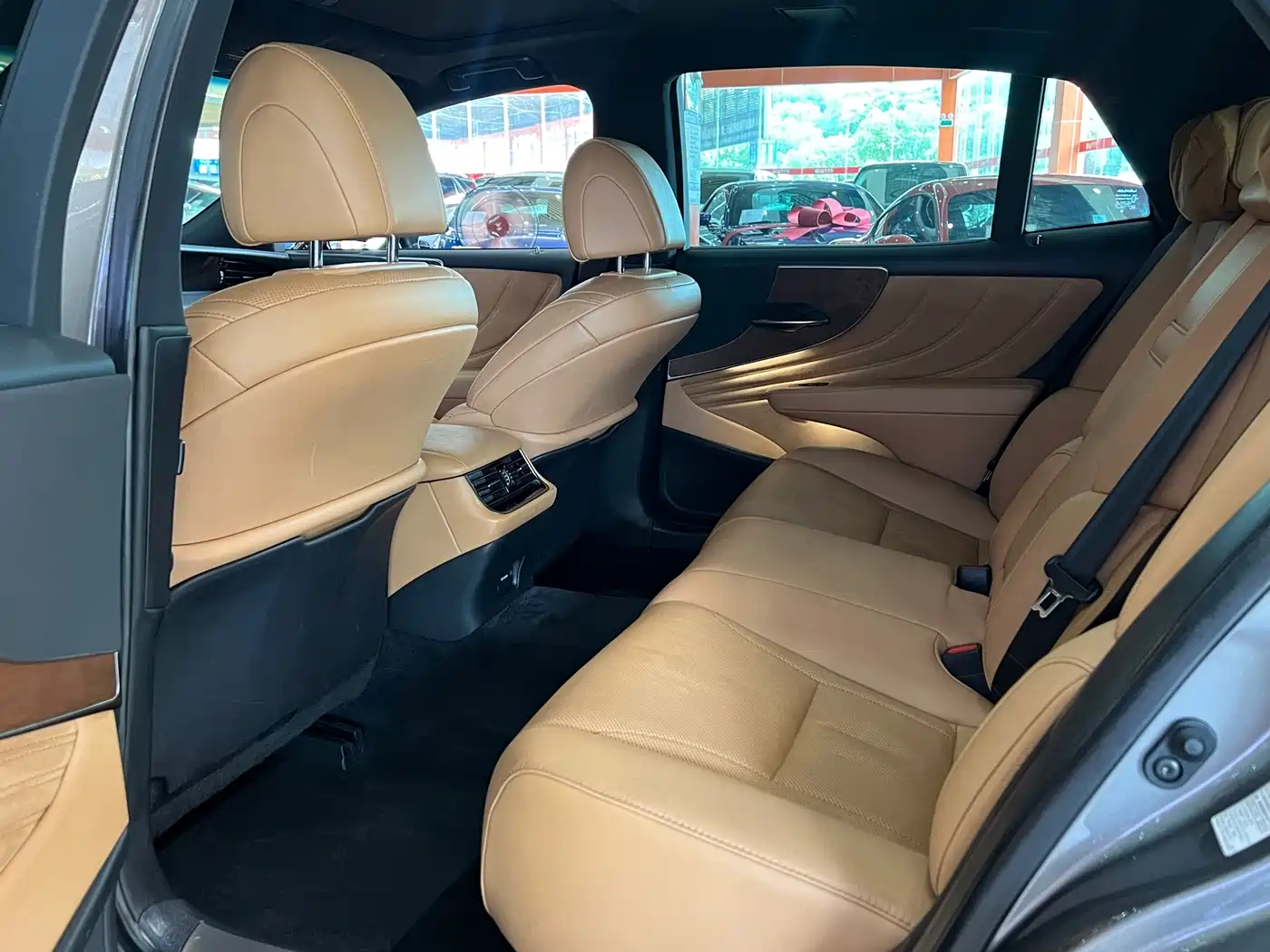 Lexus LS 2021 500h Excellence Edition фото 8