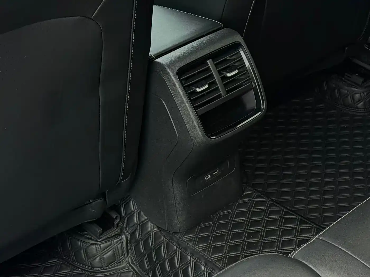 Škoda Octavia 2023 Facelift PRO TSI280 Premium Edition фото 20