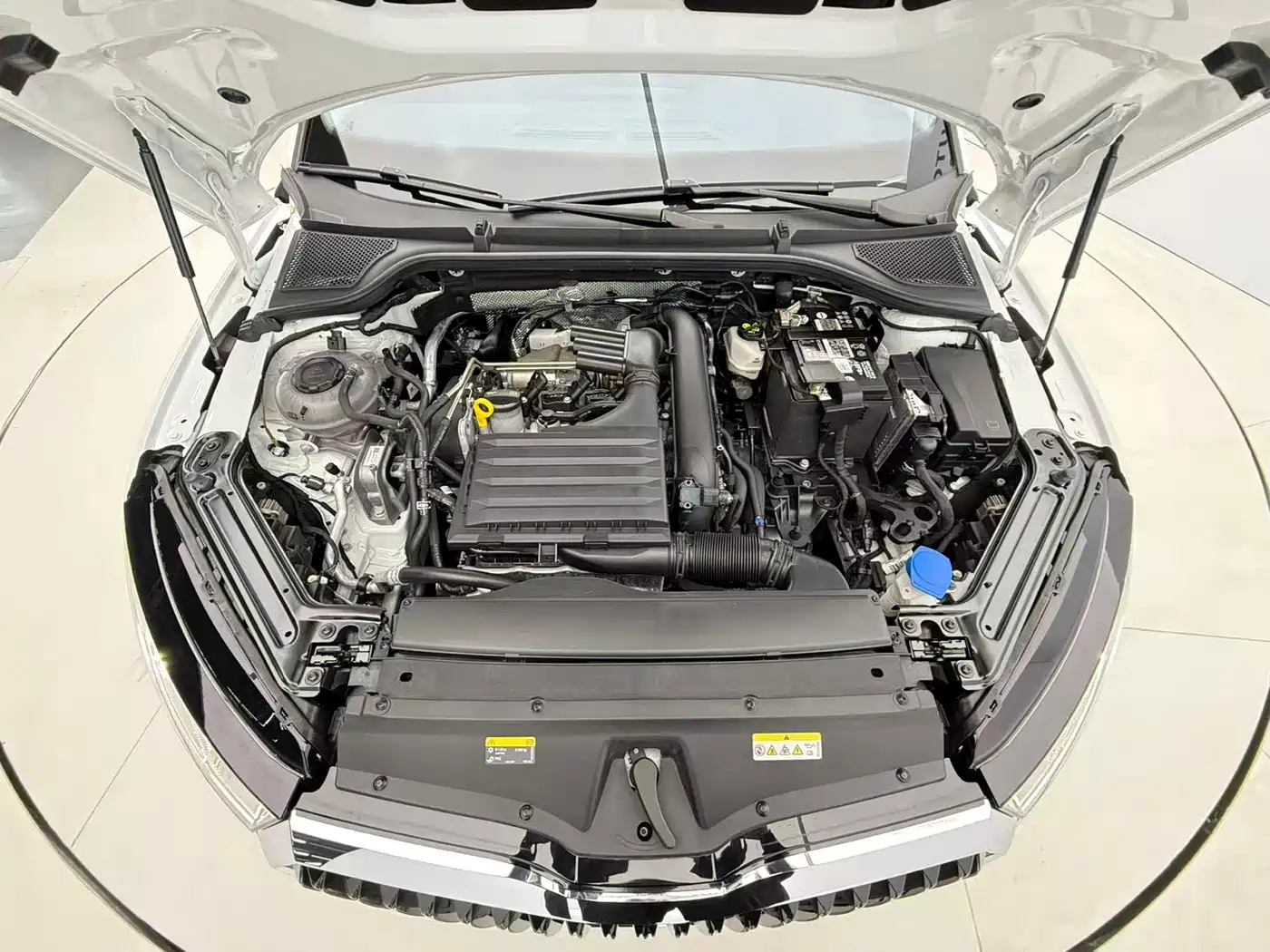 Škoda Octavia 2023 Facelift PRO TSI280 Premium Edition фото 13