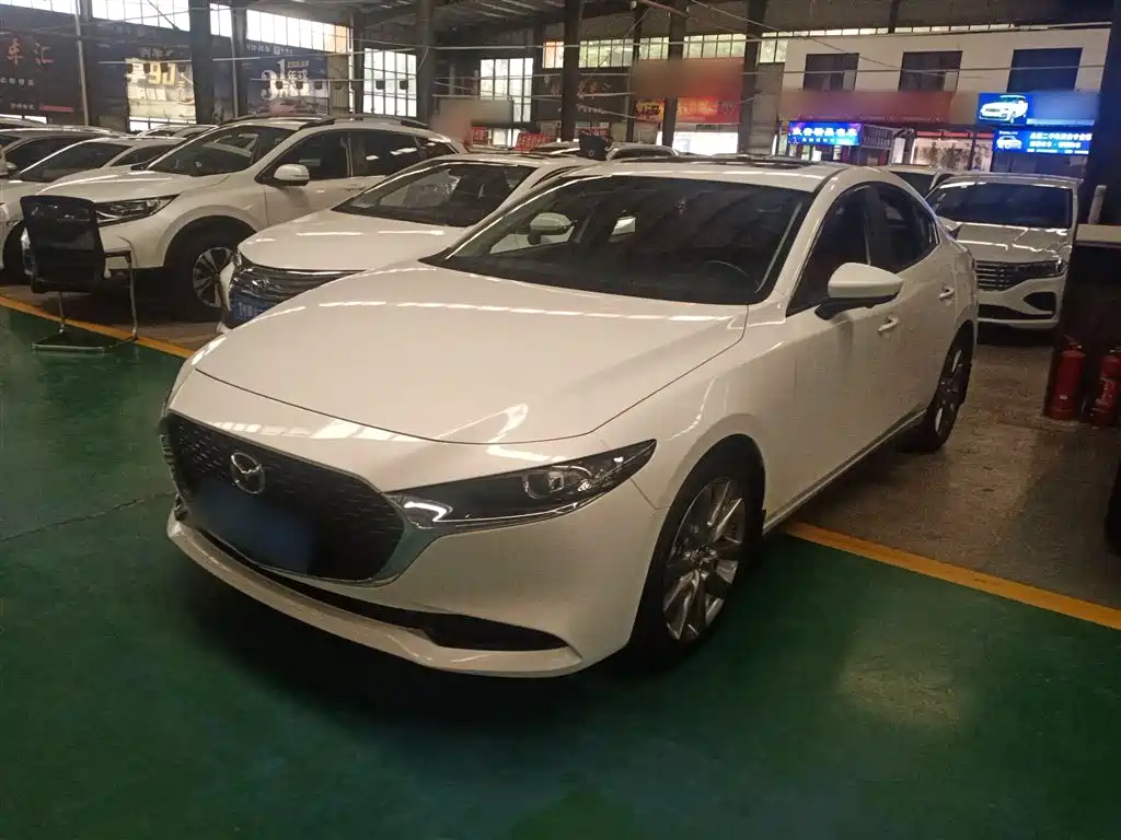 Mazda 3 Axela 2023 2.0L Auto Zhixuan