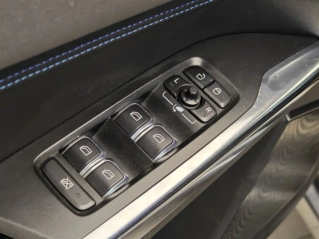 Lynk & Co 01 EM-P 2019 1.5T PHEV Power China VI фото 22