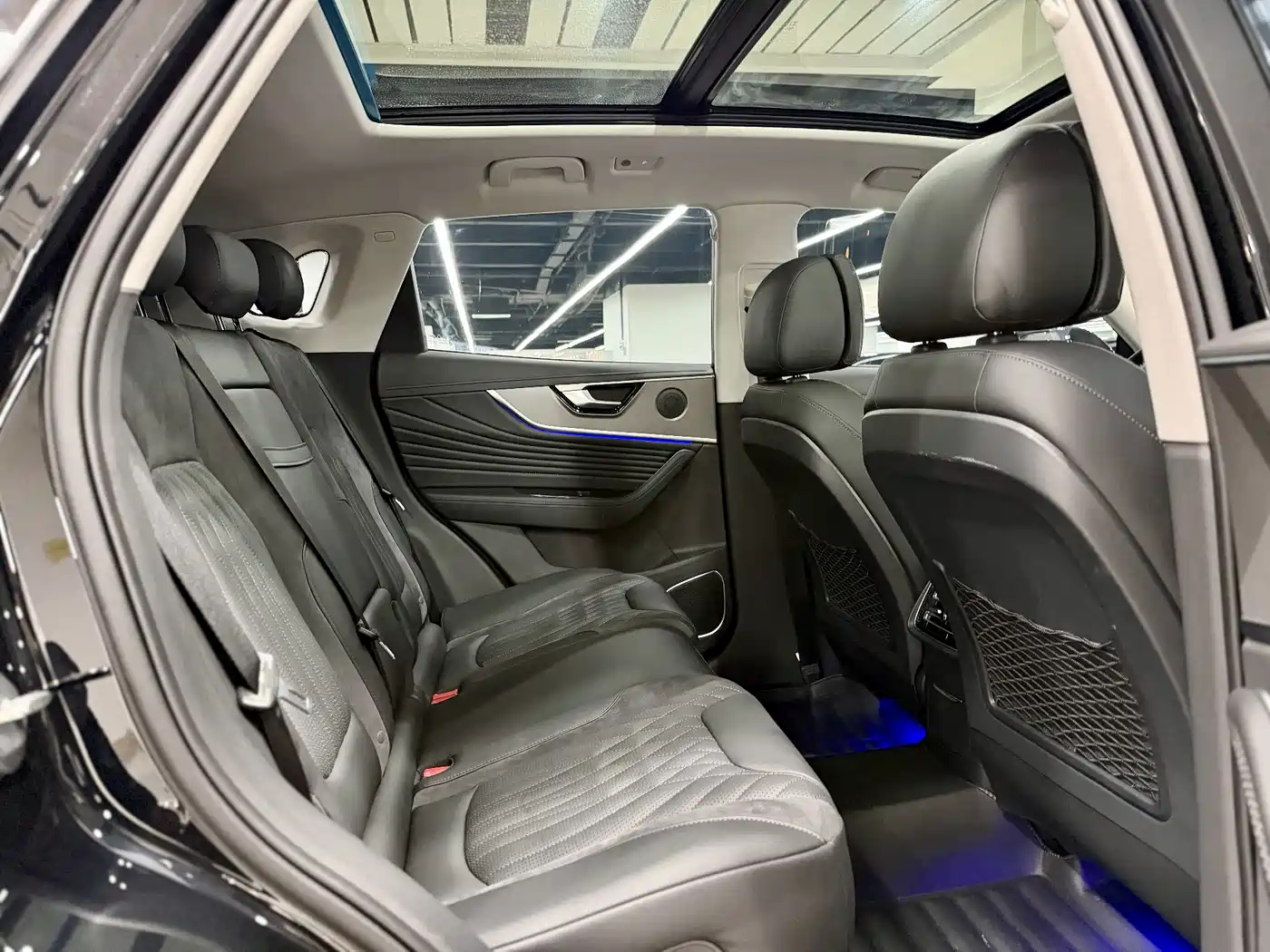 Фото 9 - Hongqi HS5