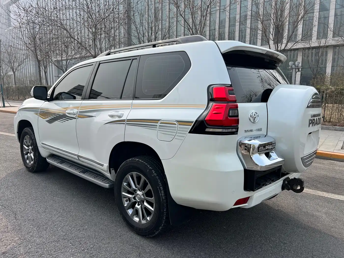 Toyota Prado 2018 3.5L Automatic TX-L Rear-mounted Spare Tire фото 6