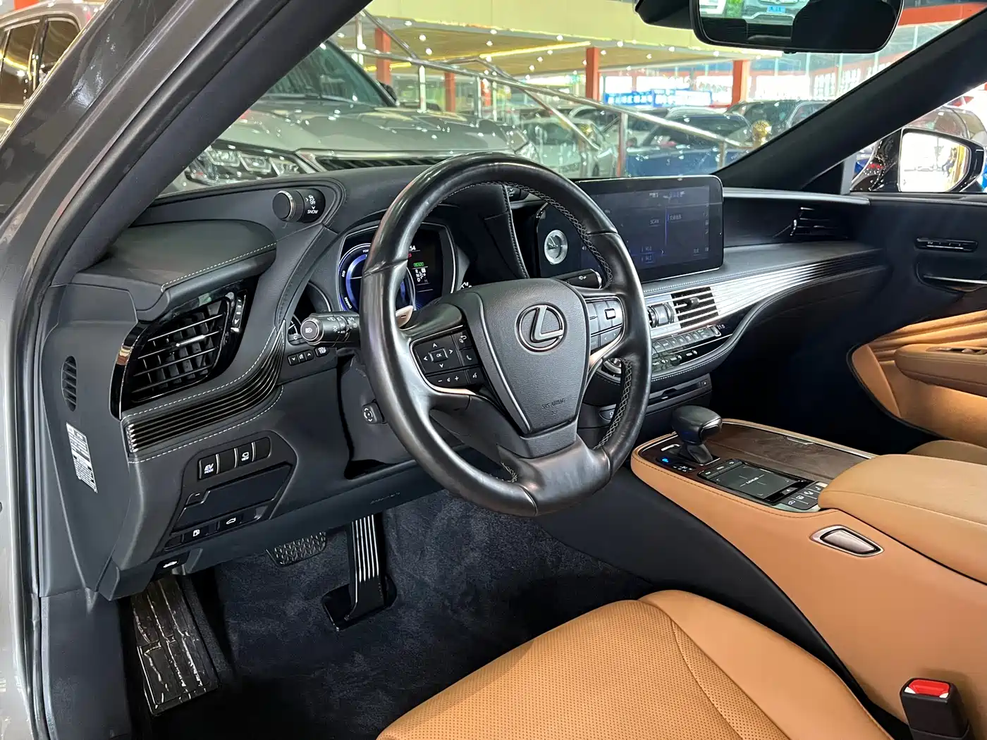 Lexus LS 2021 500h Excellence Edition фото 7