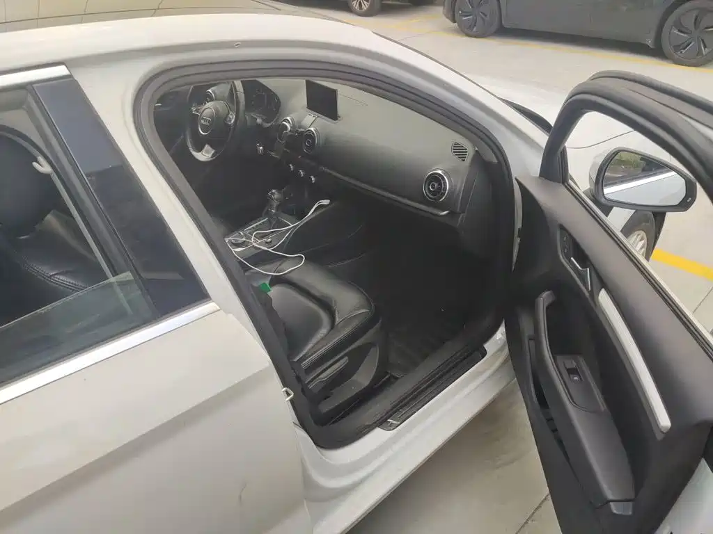 Audi A3 2015 2014 Limousine 35 TFSI Auto Trend