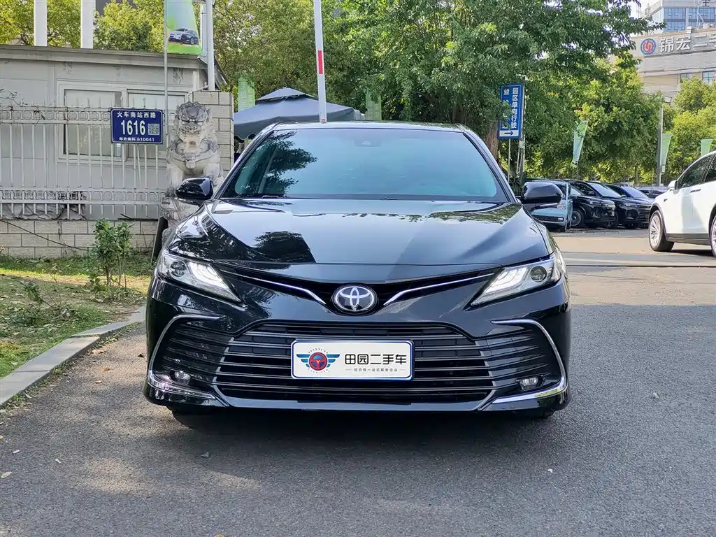 Toyota Camry 2021 2.0G Luxury Edition фото 2