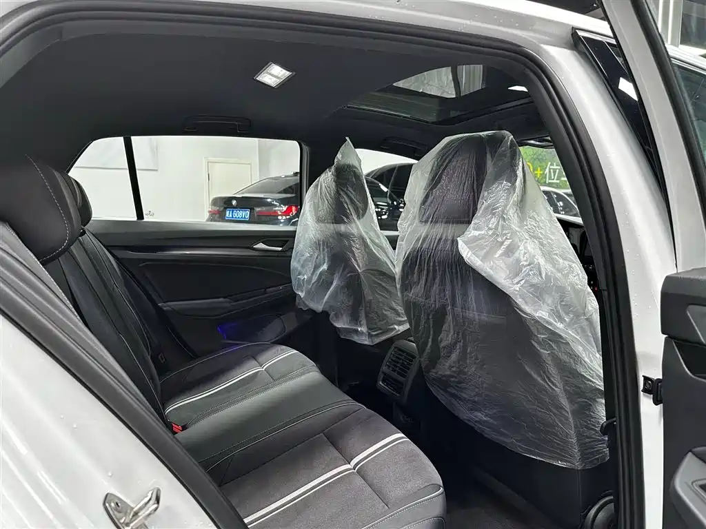Volkswagen Golf 2023 Facelift 280TSI DSG R-Line Lite фото 16
