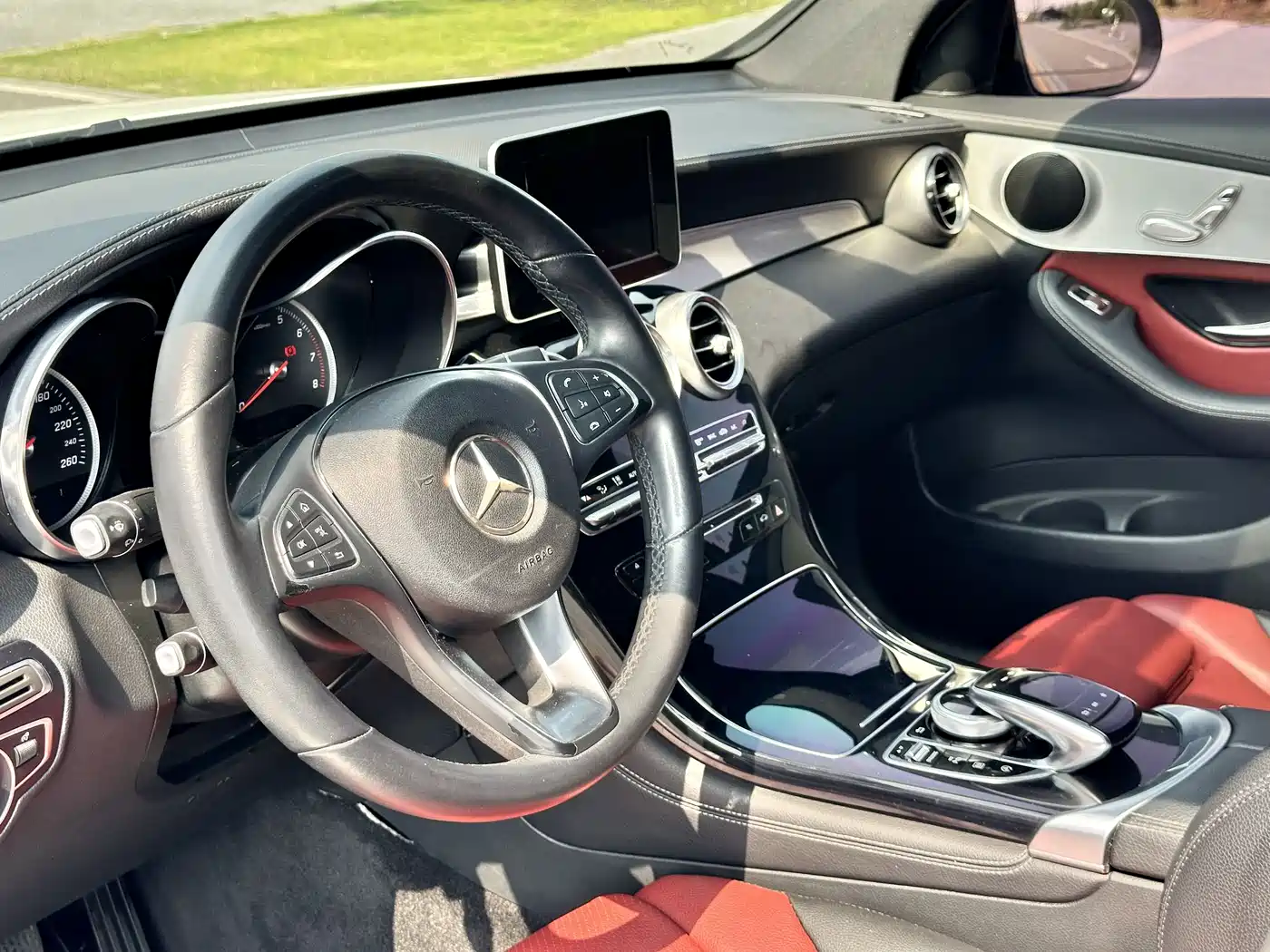 Mercedes-Benz GLC Coupe 2019 GLC 200 4MATIC Coupe SUV фото 9