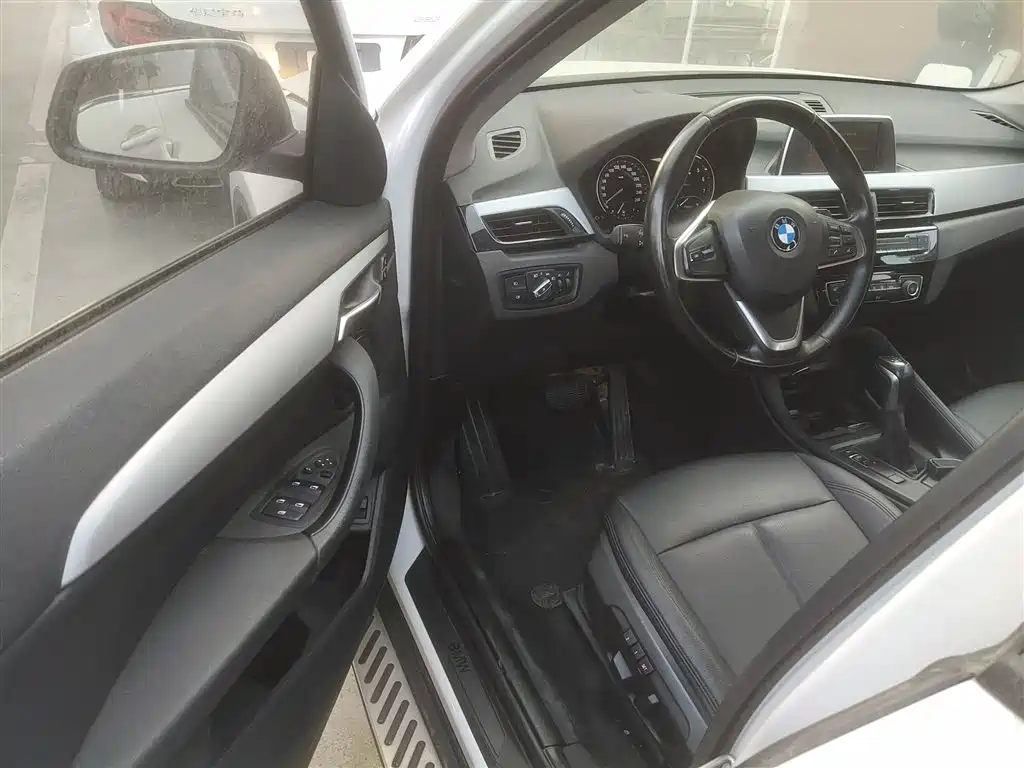 BMW X1 2019 sDrive18Li Fashion Model фото 13