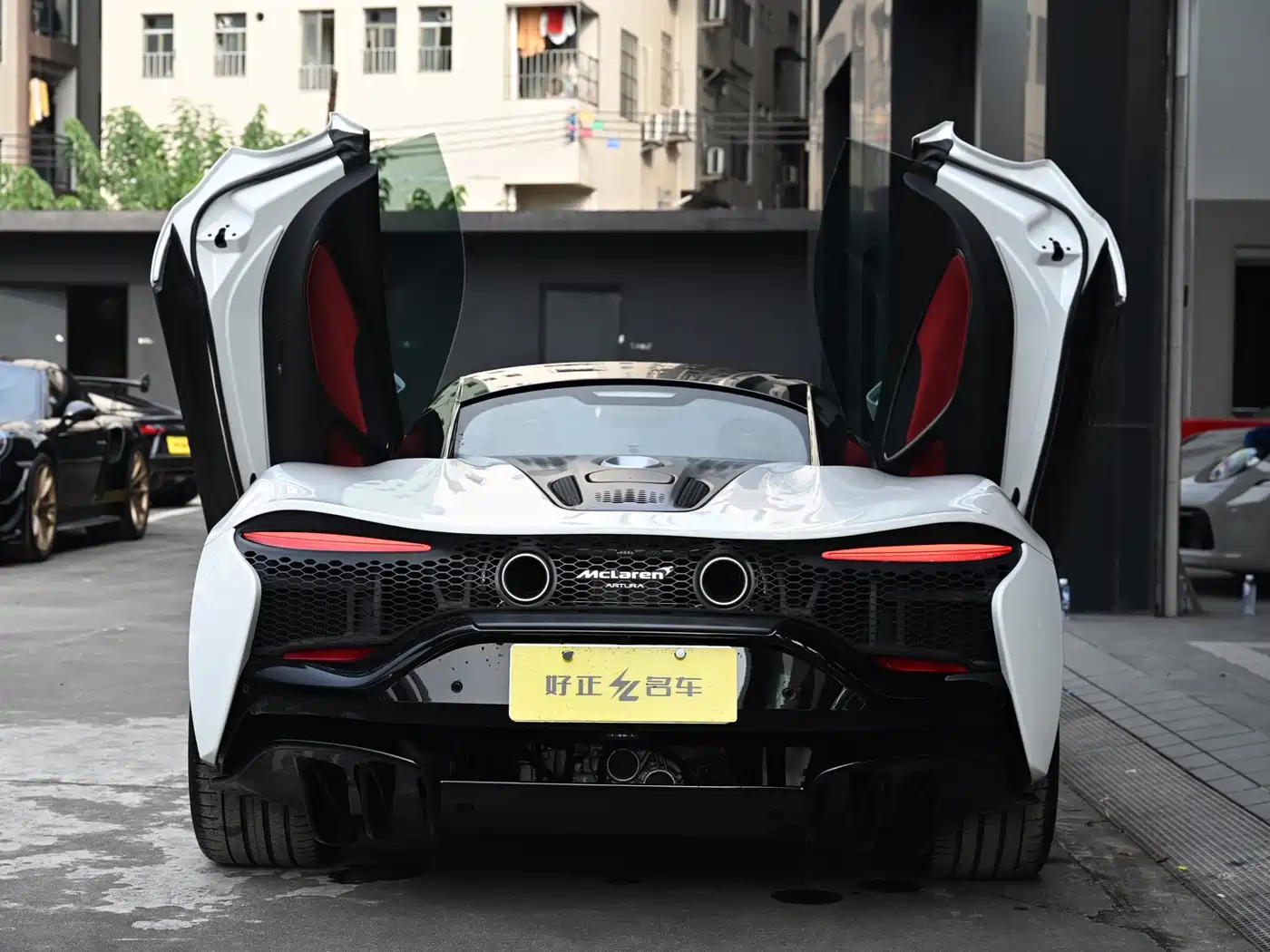 McLaren Artura 2025 2023 3.0T Hybrid Standard