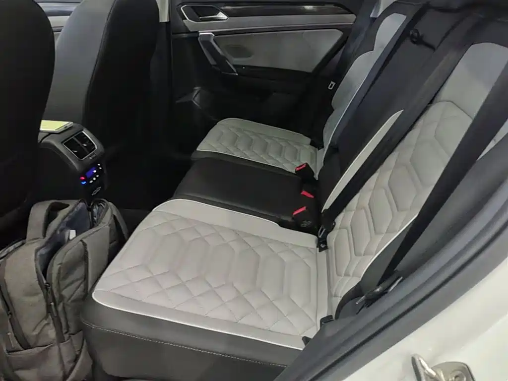 Volkswagen Tayron 2024 300TSI 2WD Luxury Plus Advanced фото 17
