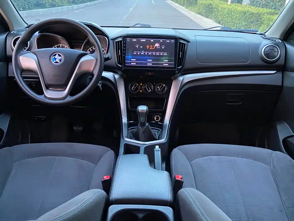 Venucia T70 2017 2016 1.6L Manual Rui Xing Edition