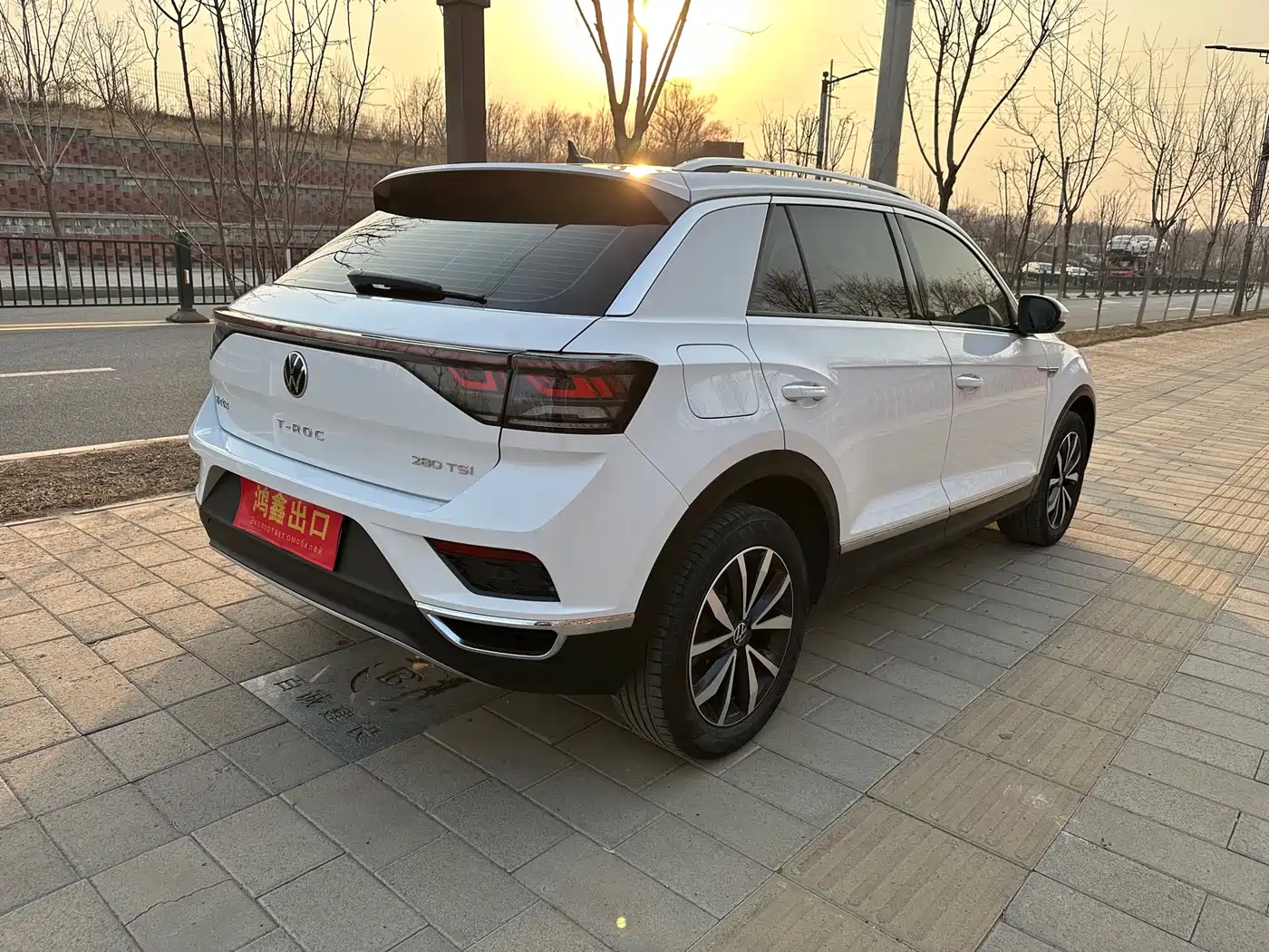 Volkswagen T-ROC 2023 280TSI DSG 2WD Time Edition фото 9