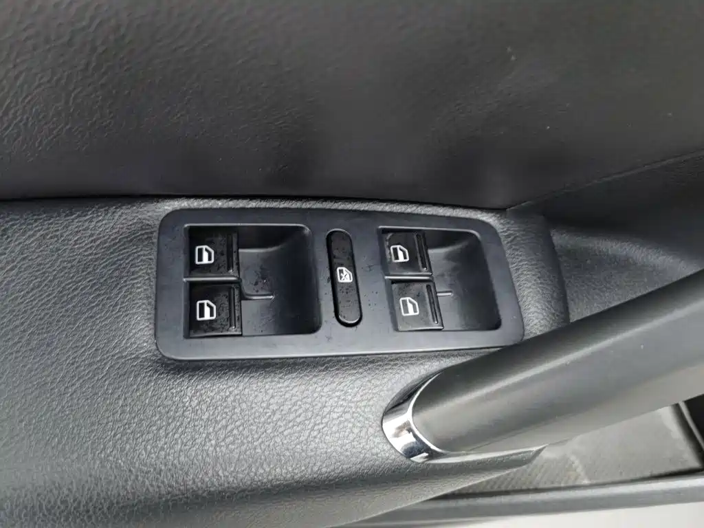 Фото 9 - Volkswagen Passat