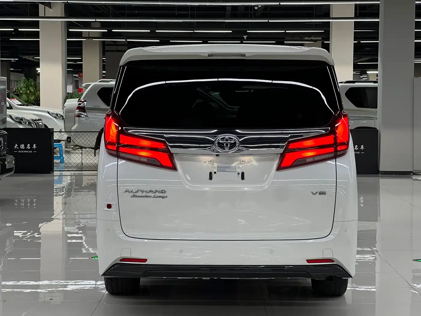 Toyota Alphard 2018 Facelift 3.5L Premium Edition фото 5