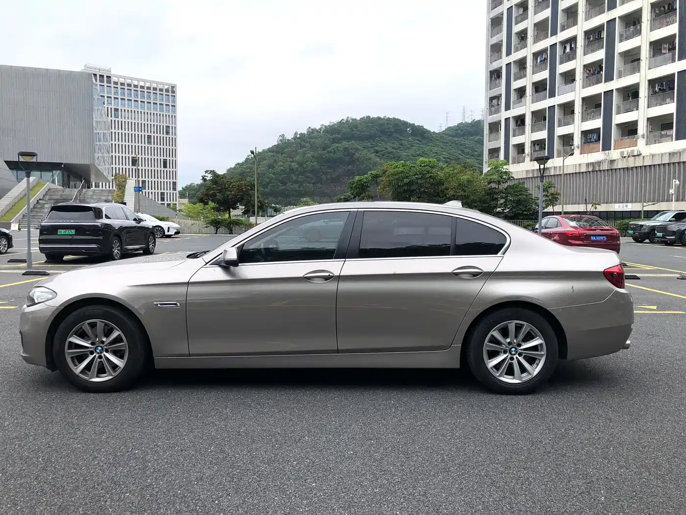 BMW 5 Series 2017 520Li Classic Edition фото 7