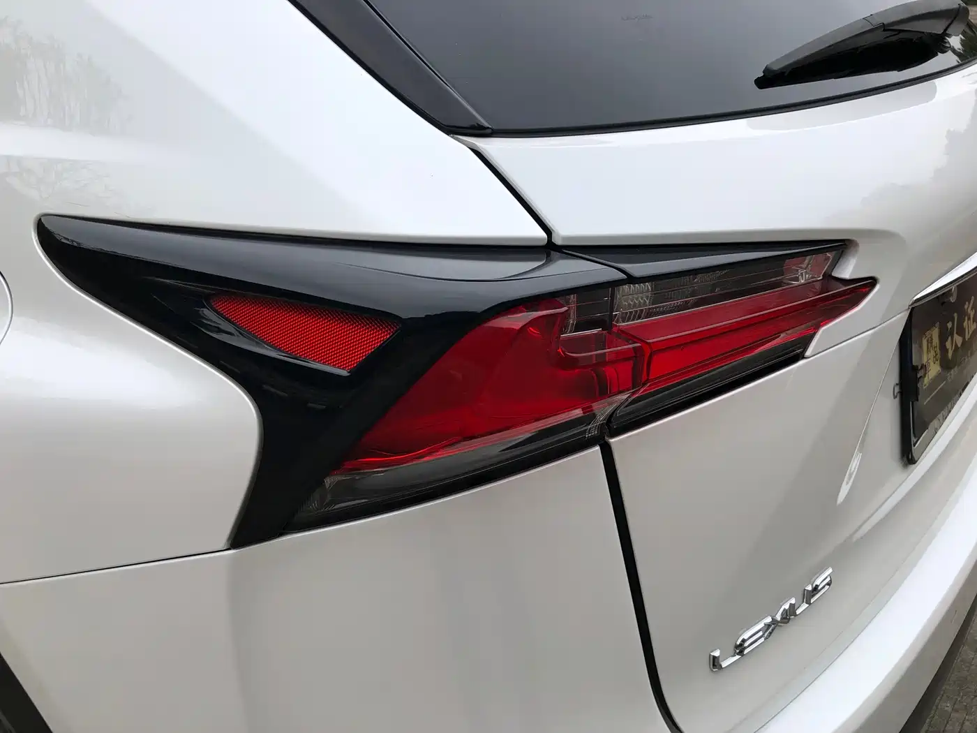 Lexus NX 2015 300h AWD F SPORT фото 21