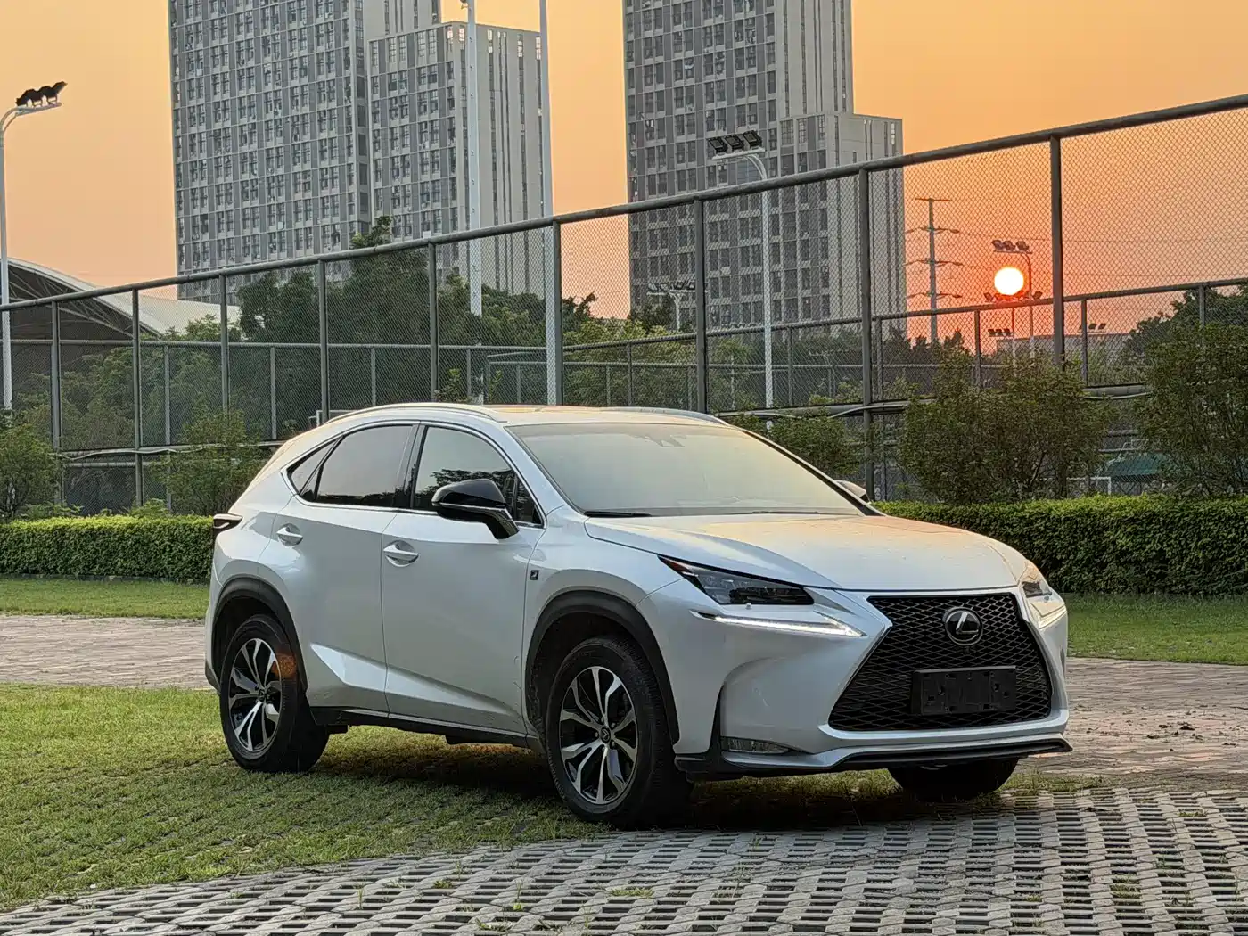 Фото 3 - Lexus NX