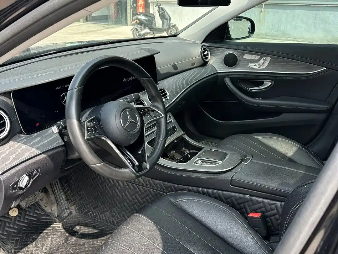 Mercedes-Benz E-Class 2022 E 300 L Fashion фото 5