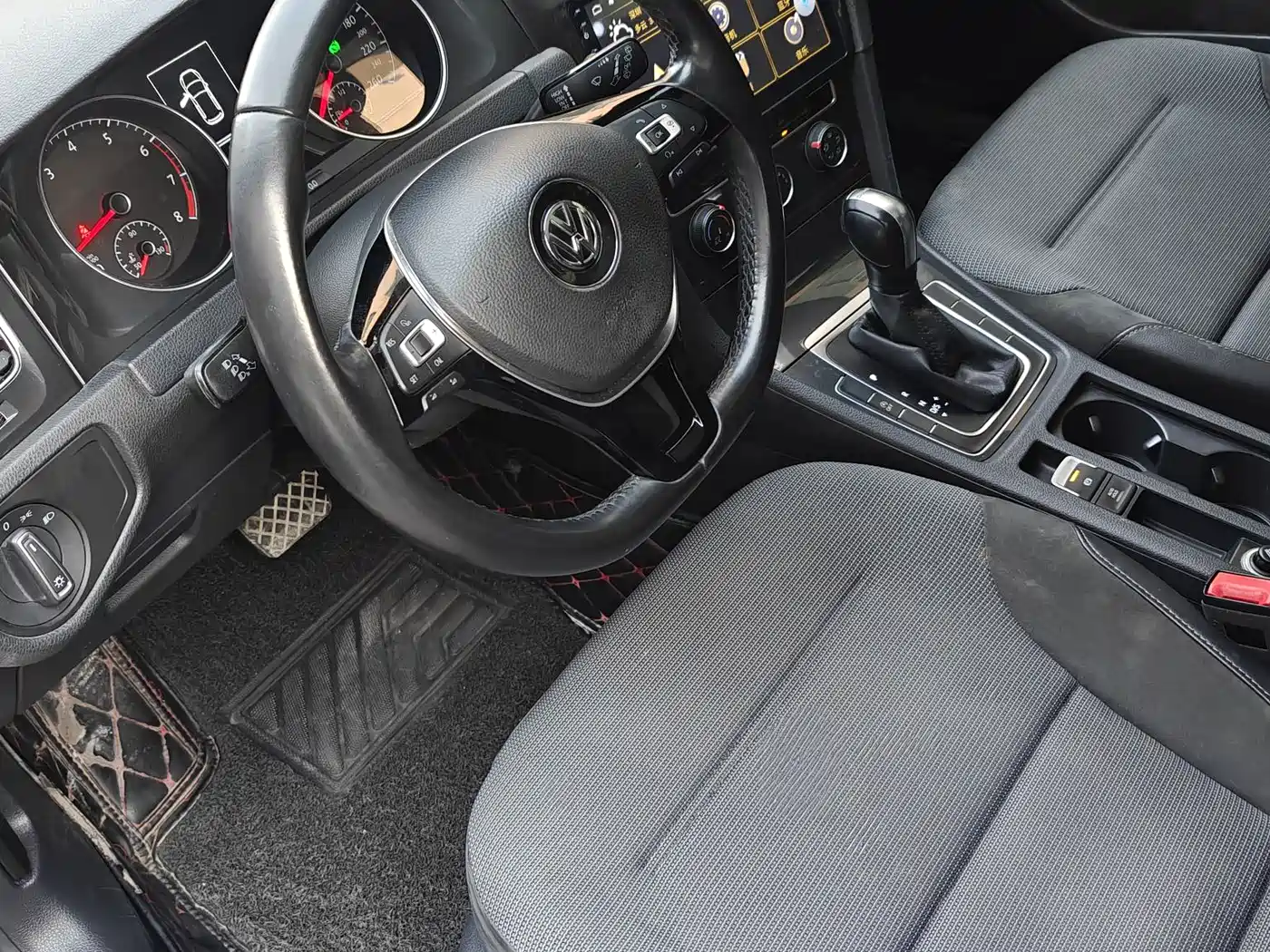 Volkswagen Golf 2018 230TSI Automatic Comfort фото 9