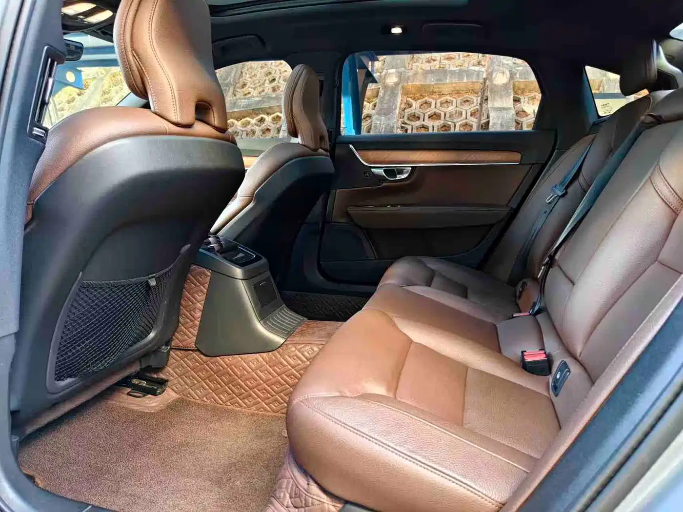 VOLVO S90 PLUG-IN HYBRID