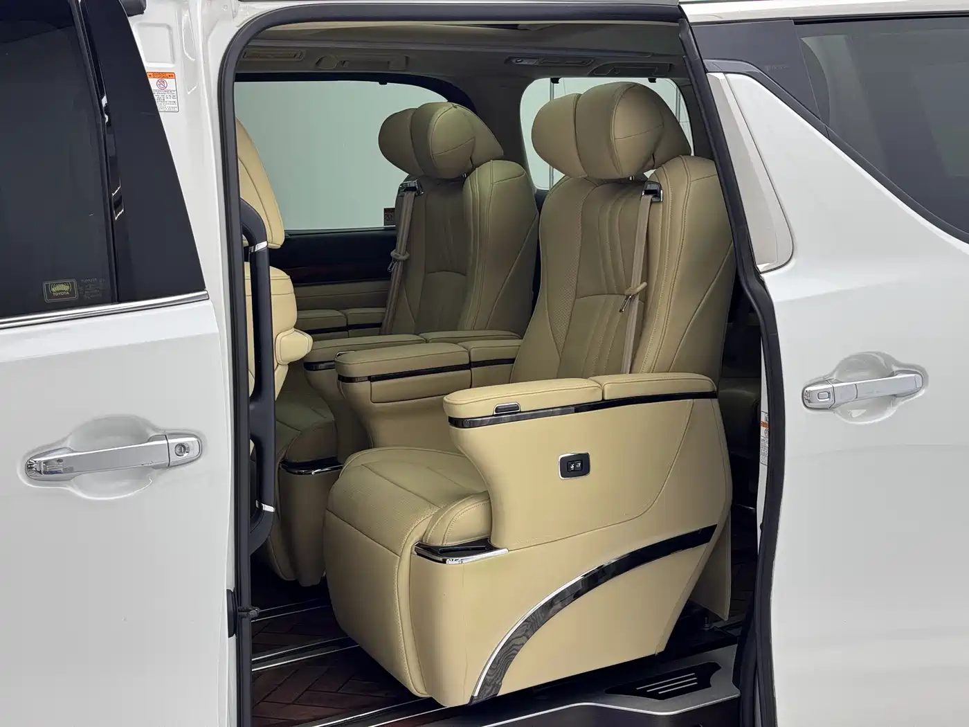 Toyota Alphard 2015 3.5L Luxury Edition фото 7