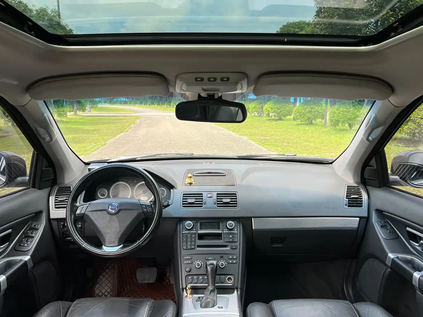 Фото 13 - Volvo XC90