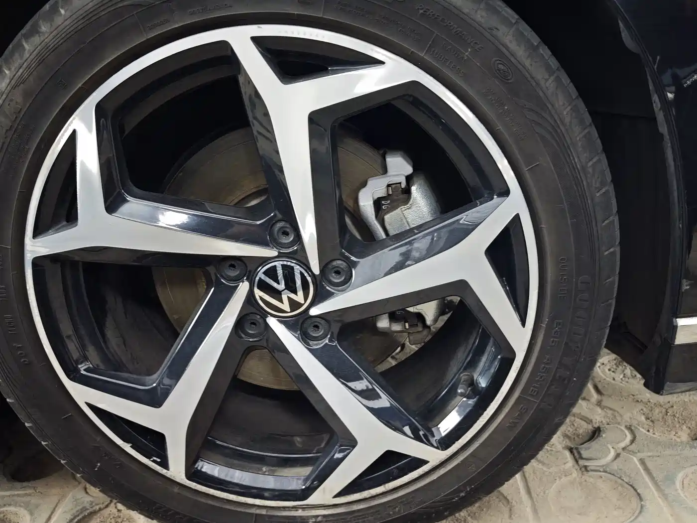 Volkswagen Magotan 2023 2 Million Units Anniversary Edition 330TSI DSG Leading Type фото 24