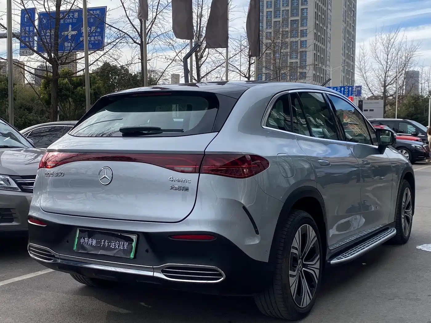 MERCEDES-BENZ EQE SUV
